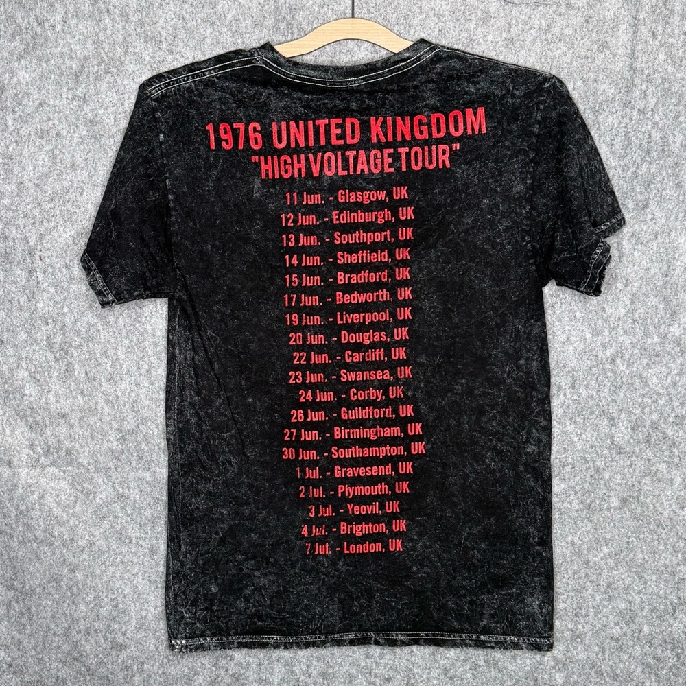 AC/DC 1976 High Voltage UK Tour Band Shirt- Sz S - Picture 3 of 5